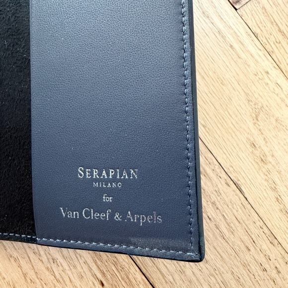 SERAPIAN PASSPORT HOLDER - Picture 6 of 7
